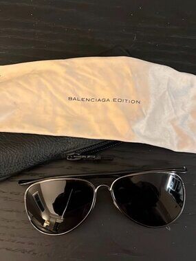 Balenciaga Aviator Sunglasses Black Metal Frame Made in Italy Like New